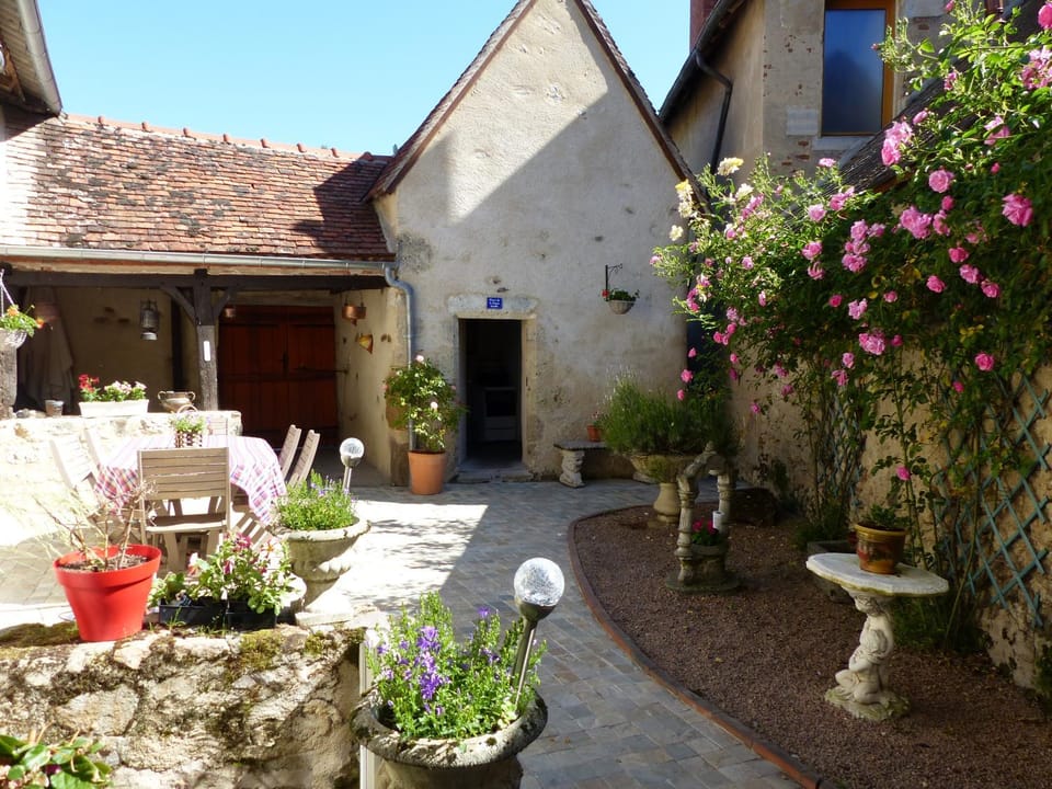 La Maison aux Hortensias Bed and Breakfast in Auvergne-Rhône-Alpes