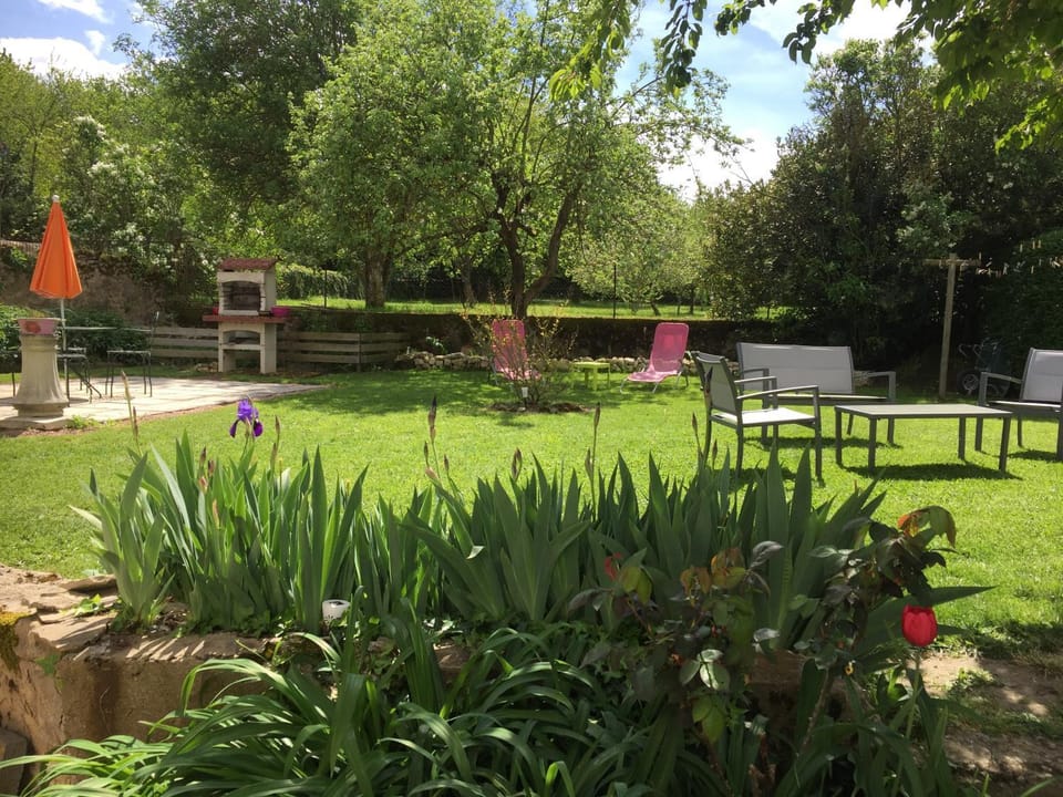 La Maison aux Hortensias Bed and Breakfast in Auvergne-Rhône-Alpes
