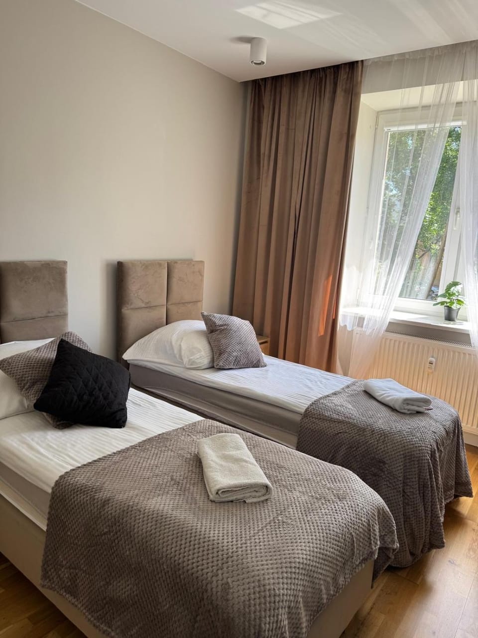 Family & Business Elegant Apartments KCK ul Astronautów Centrum Downtown - 3 Bedroom, Bath with Hydromassage, Parking Apartment in Poland