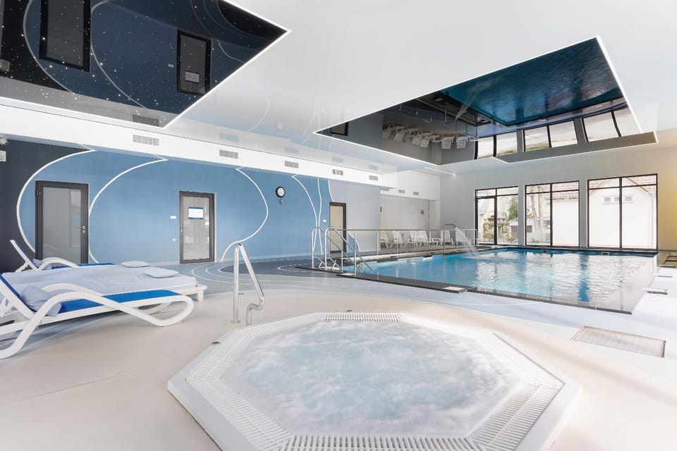Swimming pool, Swimming pool