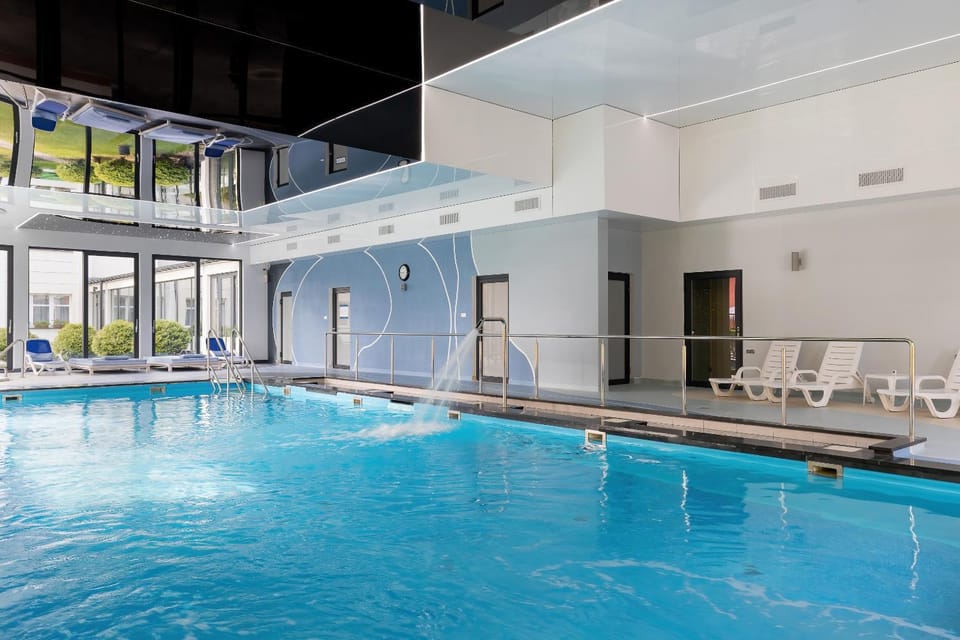 Swimming pool, Swimming pool