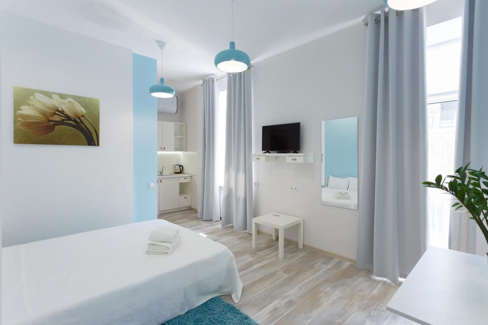 Bed, TV and multimedia, hair dresser, towels