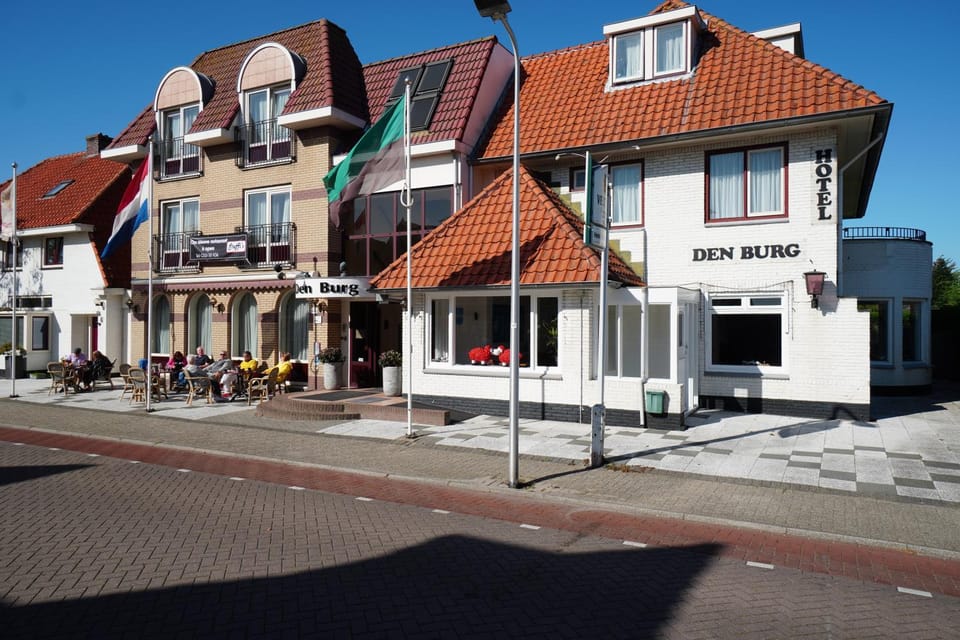Property building, Day, Neighbourhood, Street view, Location