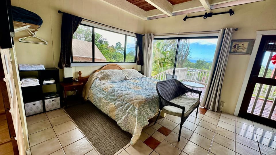 Property building, Bed, Bedroom
