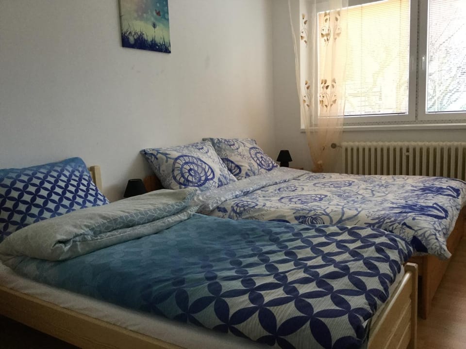 Bedroom, bunk bed