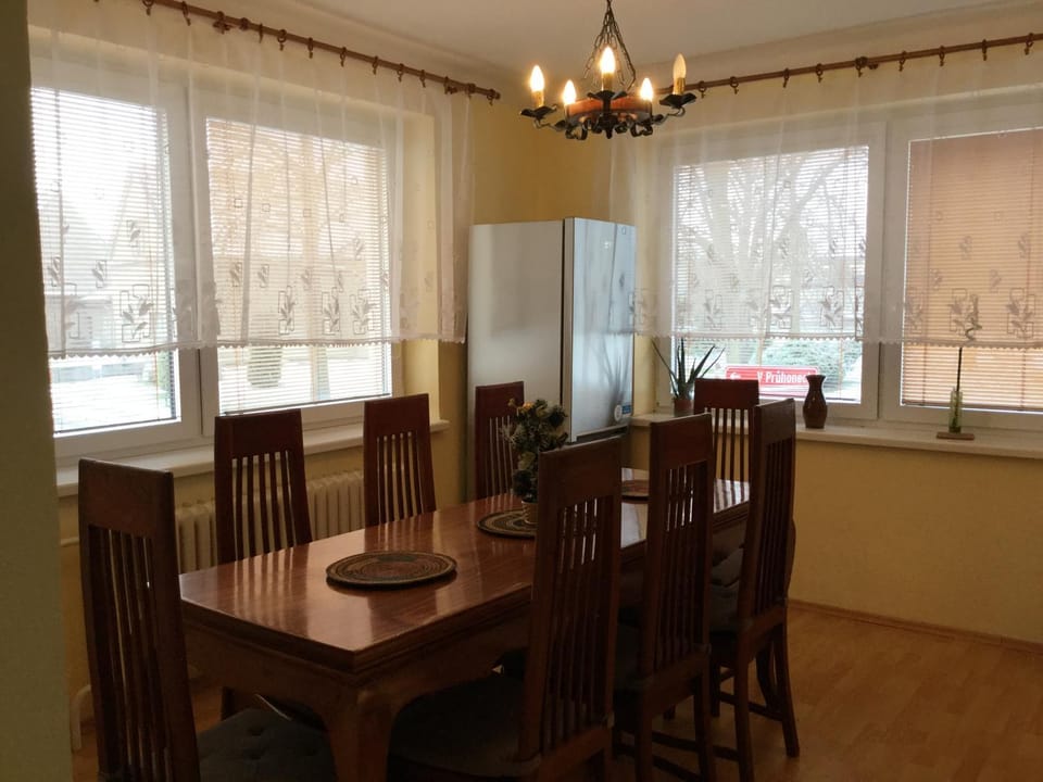 Dining area, Communal kitchen