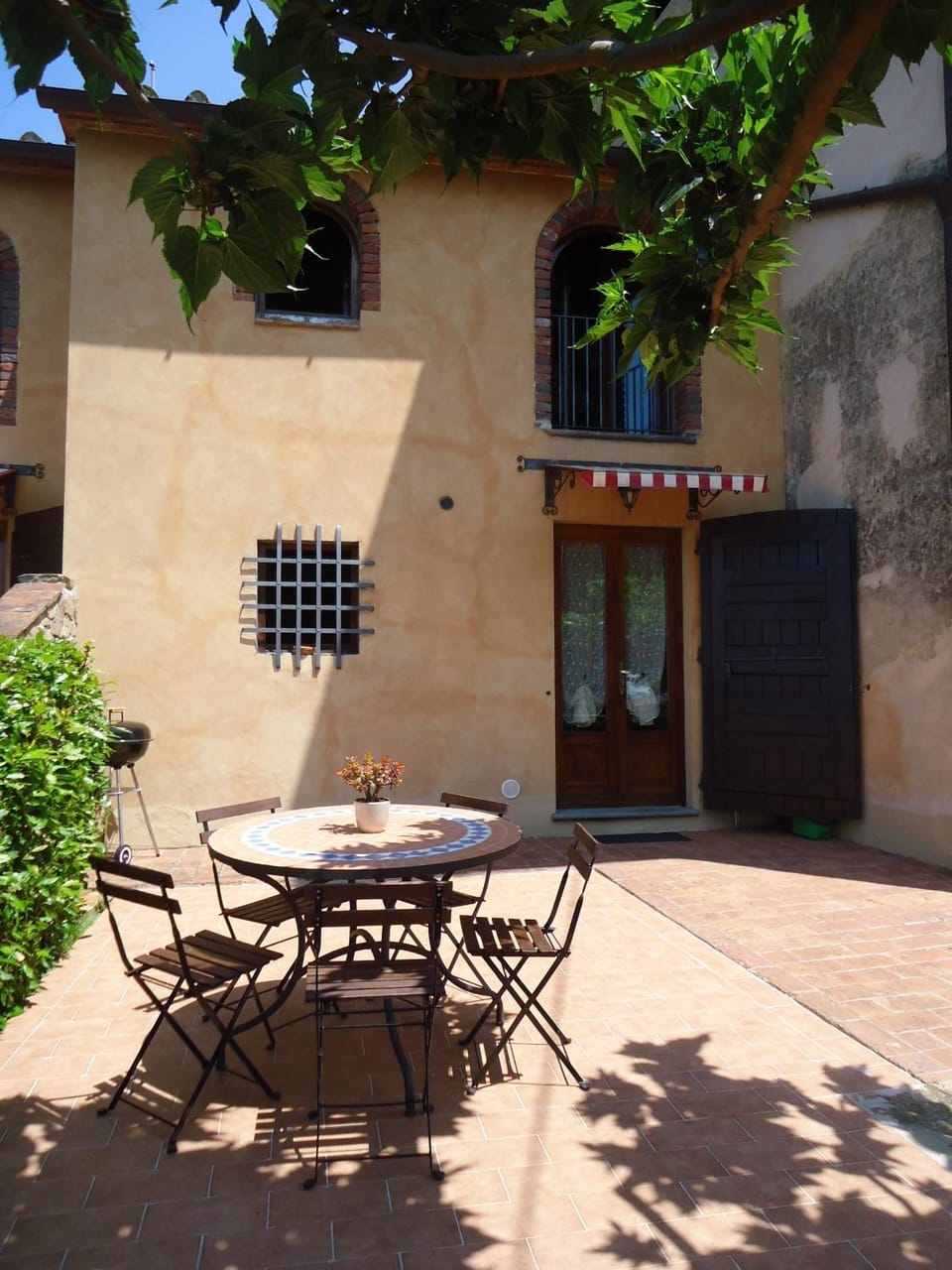 Property building, Patio, Garden