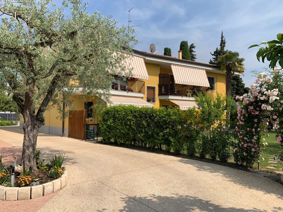 Haus Romagnoli Residence Apartment hotel in Lazise