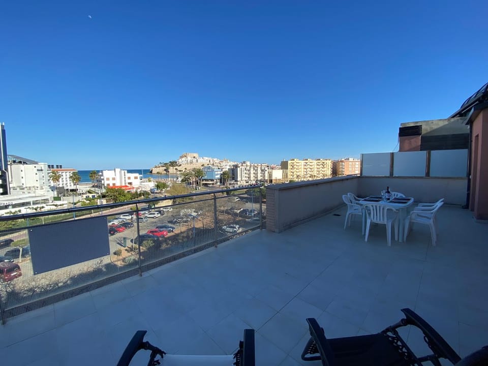 View (from property/room), Balcony/Terrace, City view