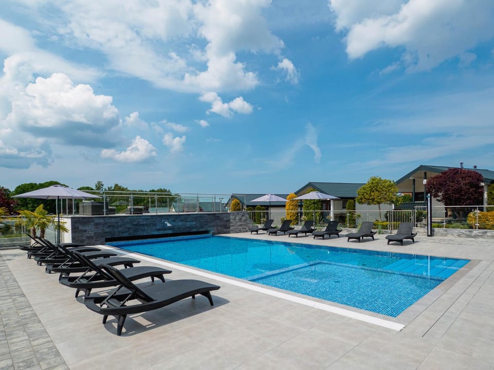 Pool view, Swimming pool, Swimming pool, sunbed