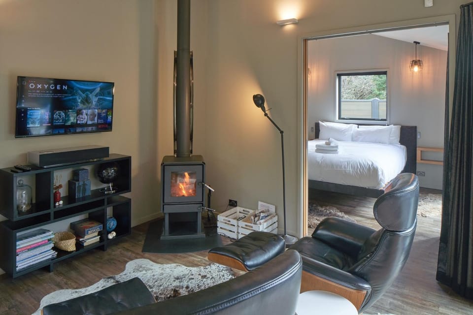 TV and multimedia, Living room, flat iron