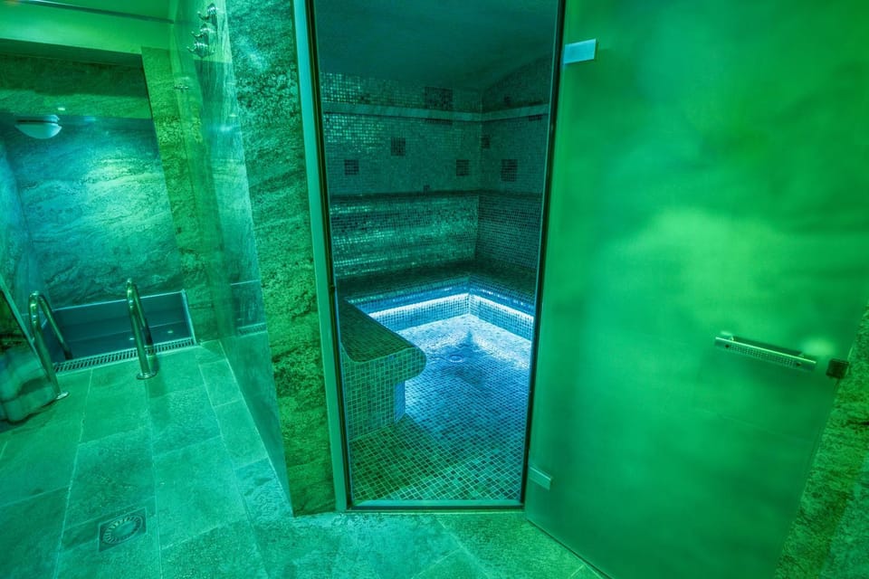 Steam room, Spa and wellness centre/facilities