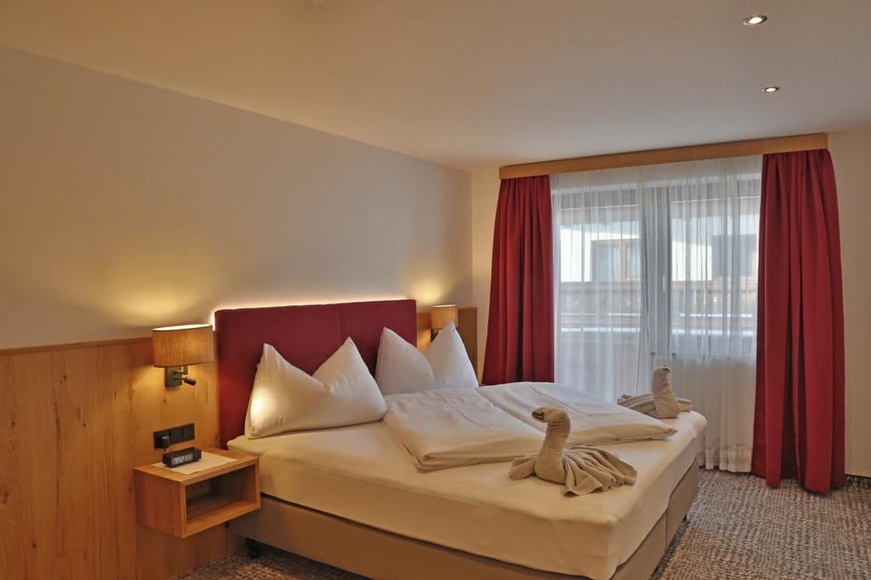Photo of the whole room, Decorative detail, Bedroom