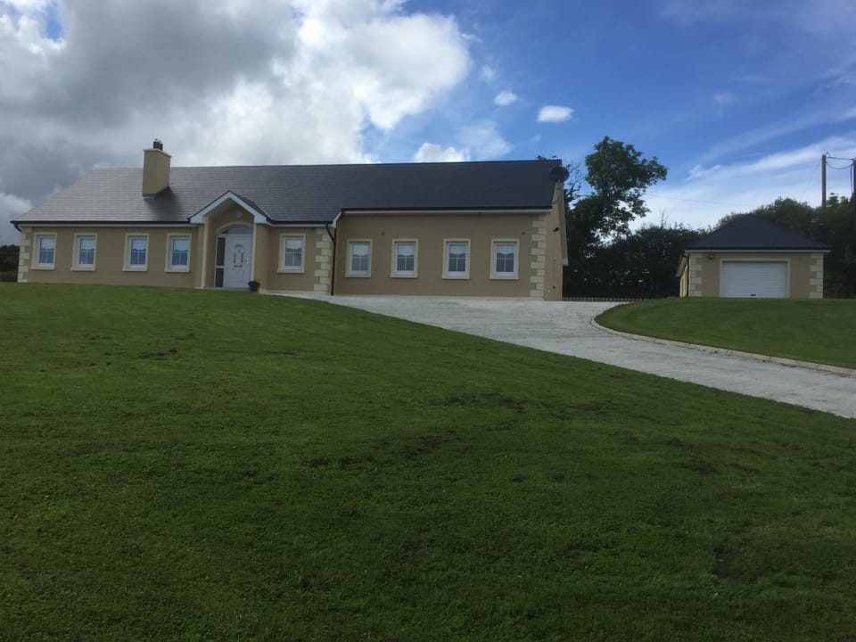 Property building, Facade/entrance, Garden view