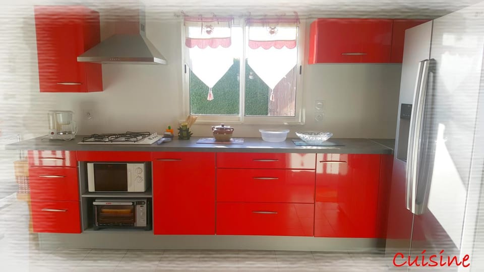 Staff, Staff, Spring, People, People, Coffee/tea facilities, Kitchen or kitchenette, Decorative detail, Decorative detail, Dining area, On site, Sunset, Family, Family