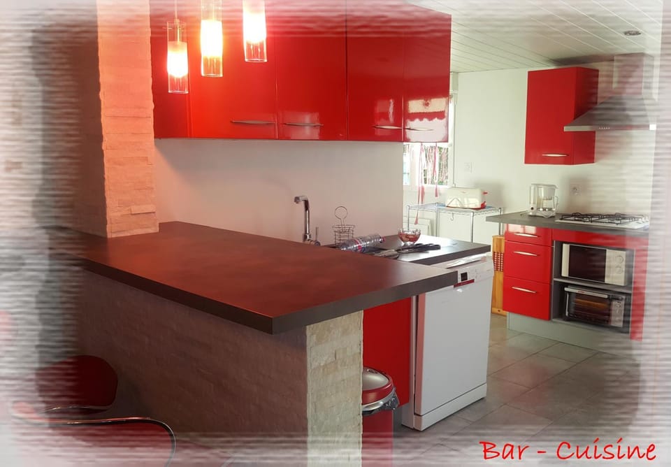 Staff, Spring, People, Coffee/tea facilities, Kitchen or kitchenette, Decorative detail, Dining area, On site, Sunset, children, young children, older children, Family
