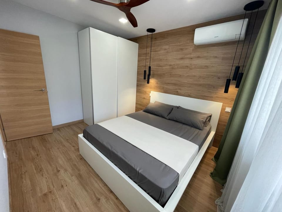 Bed, Bedroom, wardrobe, air conditioner