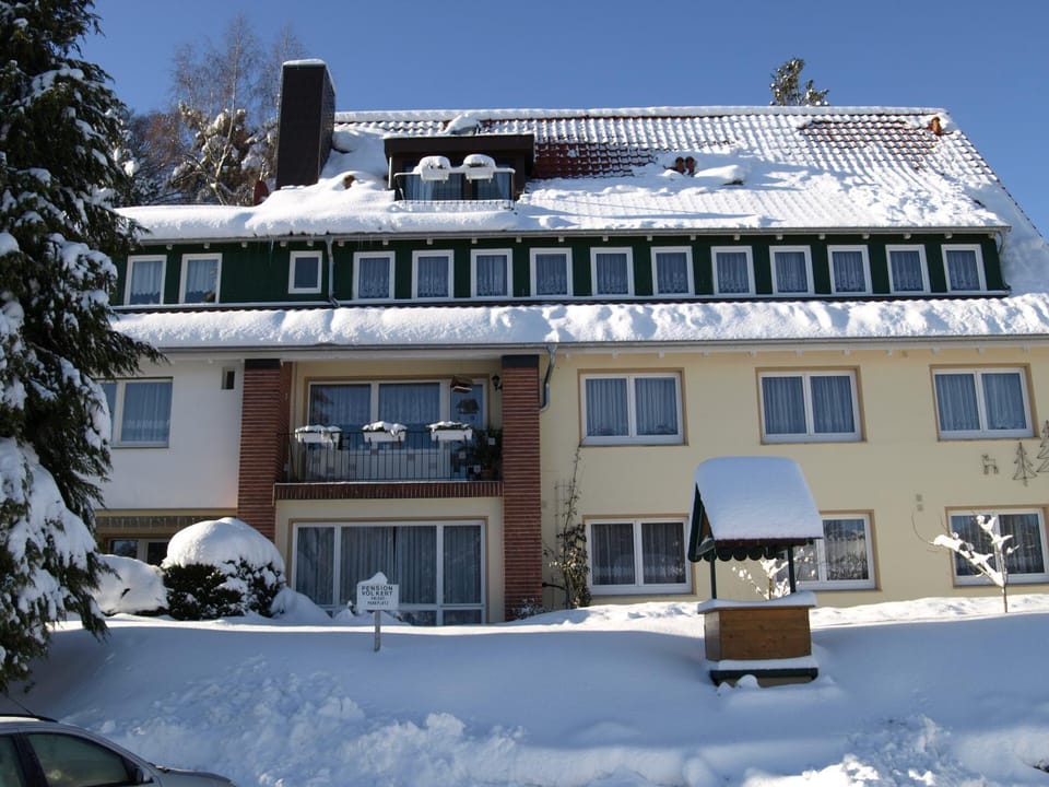 Property building, Facade/entrance, Winter