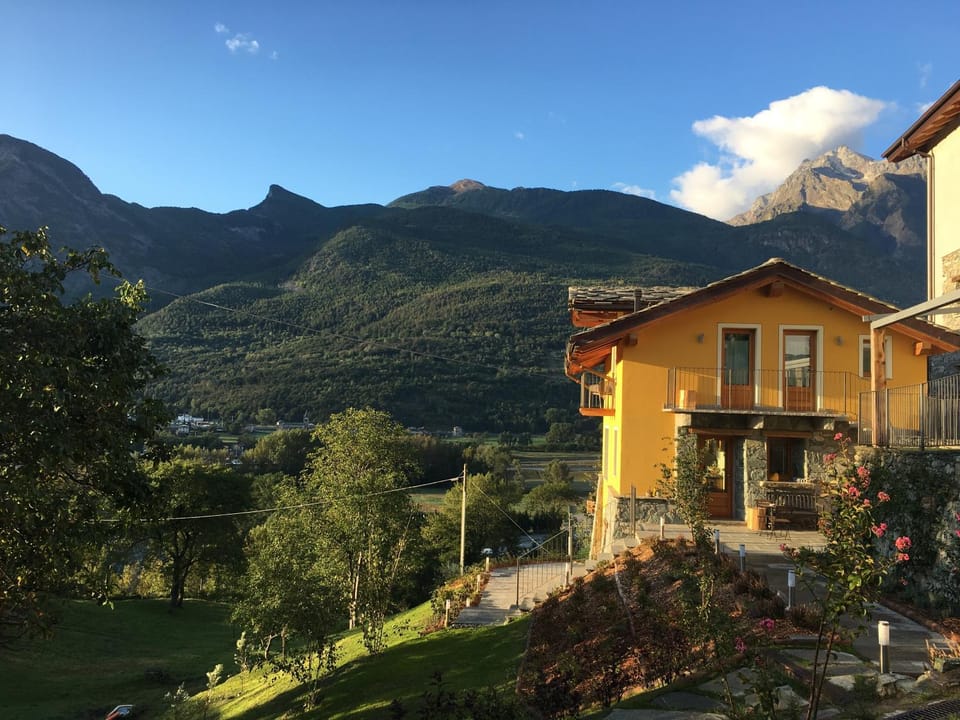 Le jardin de Pierre Bed and Breakfast in Aosta Valley, Italy