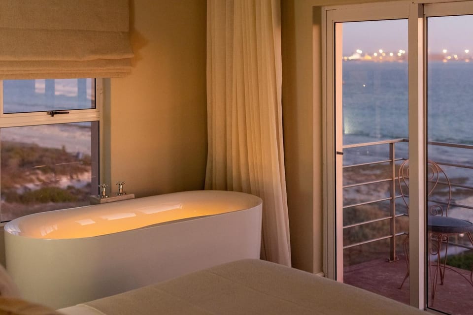 Bathroom, Bedroom, Sea view