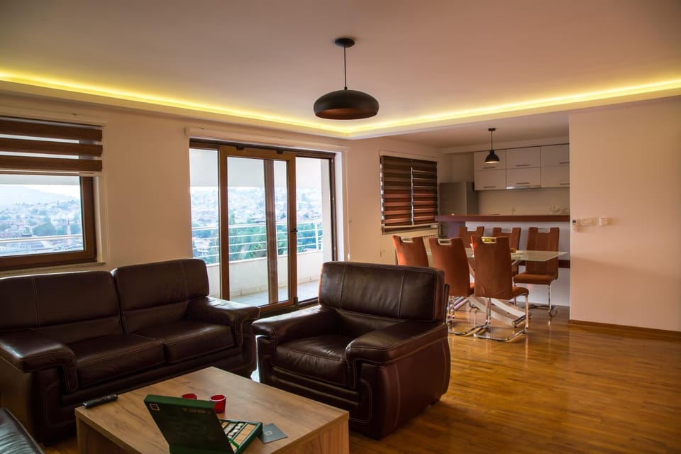 Living room, Photo of the whole room, Seating area, City view