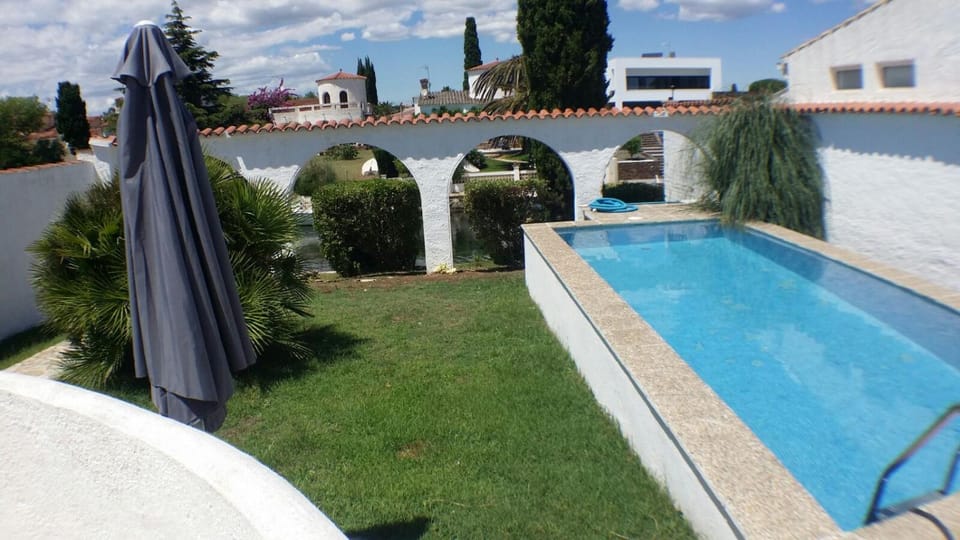 Garden, Swimming pool, Swimming pool
