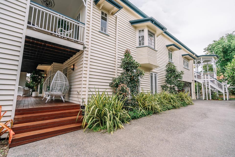 Facade/entrance, Balcony/Terrace