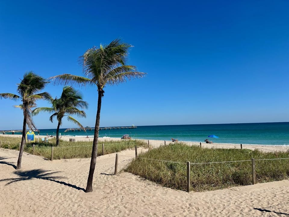 Windjammer Resort and Beach Club Resort in Lauderdale-by-the-Sea