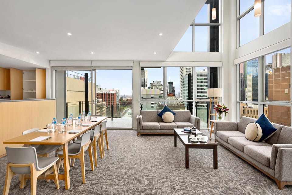 Living room, Dining area, Meeting/conference room