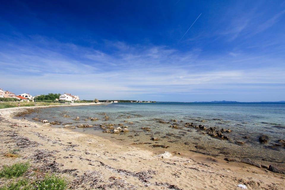Neighbourhood, Natural landscape, Beach