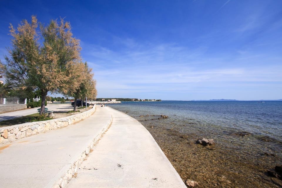 Neighbourhood, Natural landscape, Beach