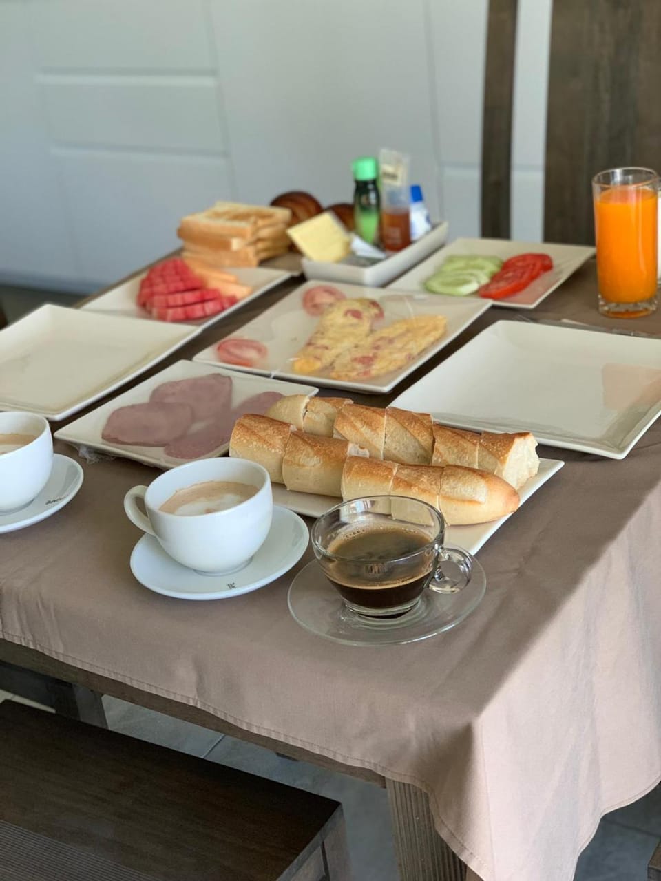 Breakfast, Continental breakfast