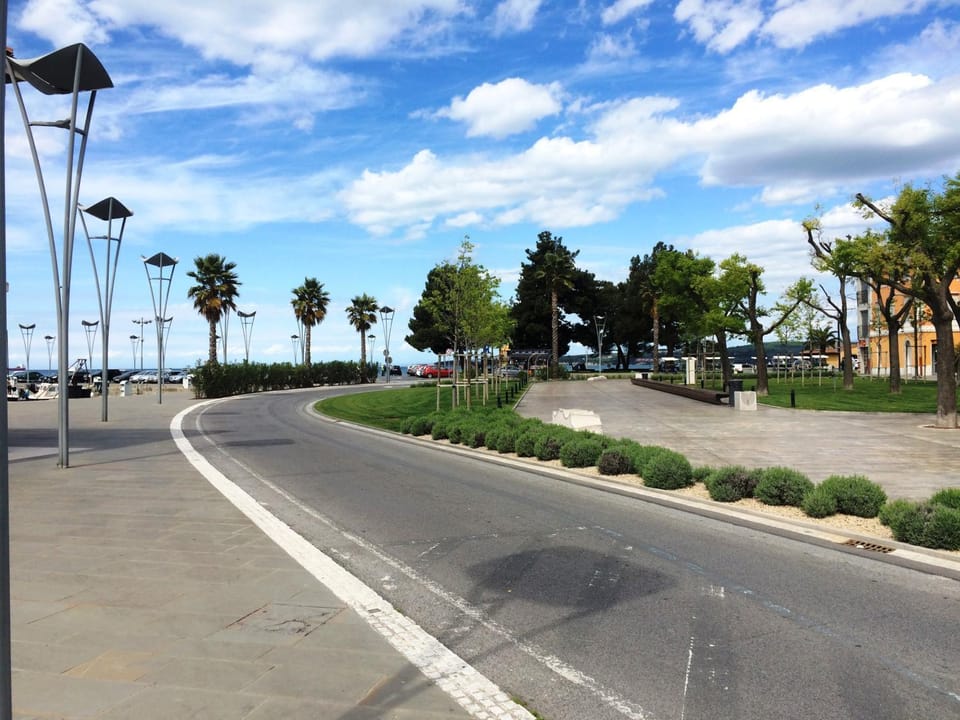 Nearby landmark, Spring, Off site, Summer