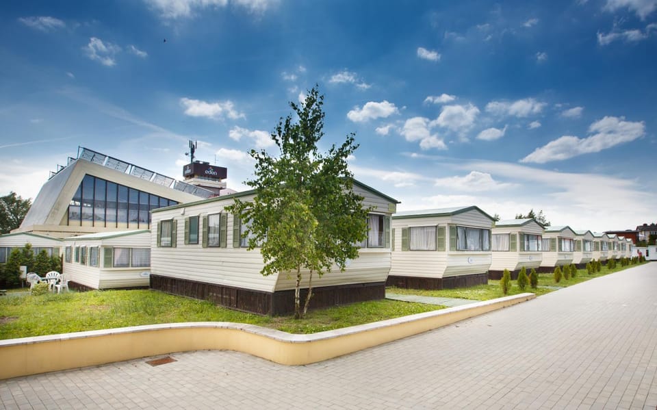 Property building, Neighbourhood, Garden