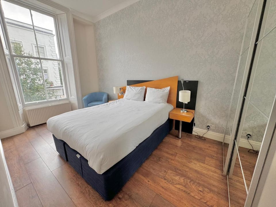 View (from property/room), Photo of the whole room, Bedroom, Street view, Street view