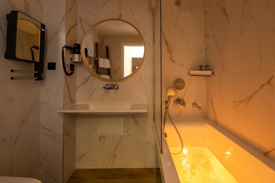 Bathroom, Bath