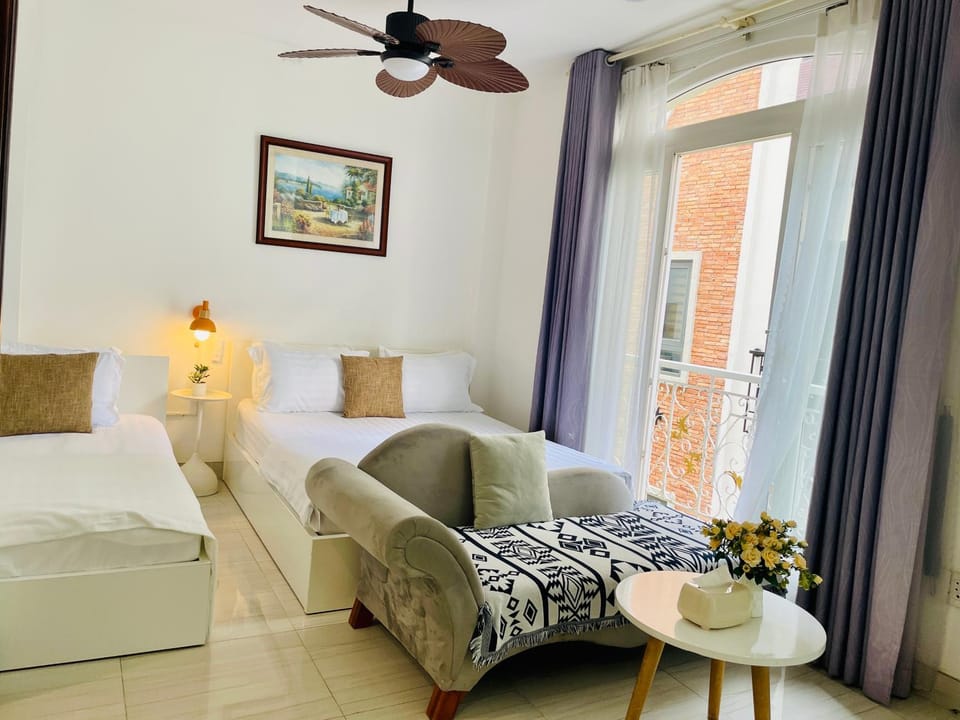 Bed, Living room, Bedroom