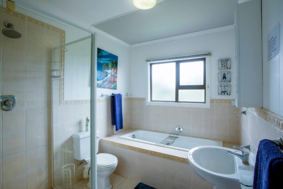 Shower, Toilet, Bathroom, Bath, towels
