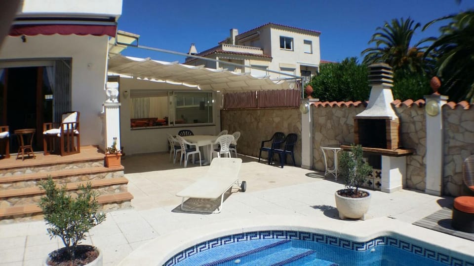Patio, Swimming pool