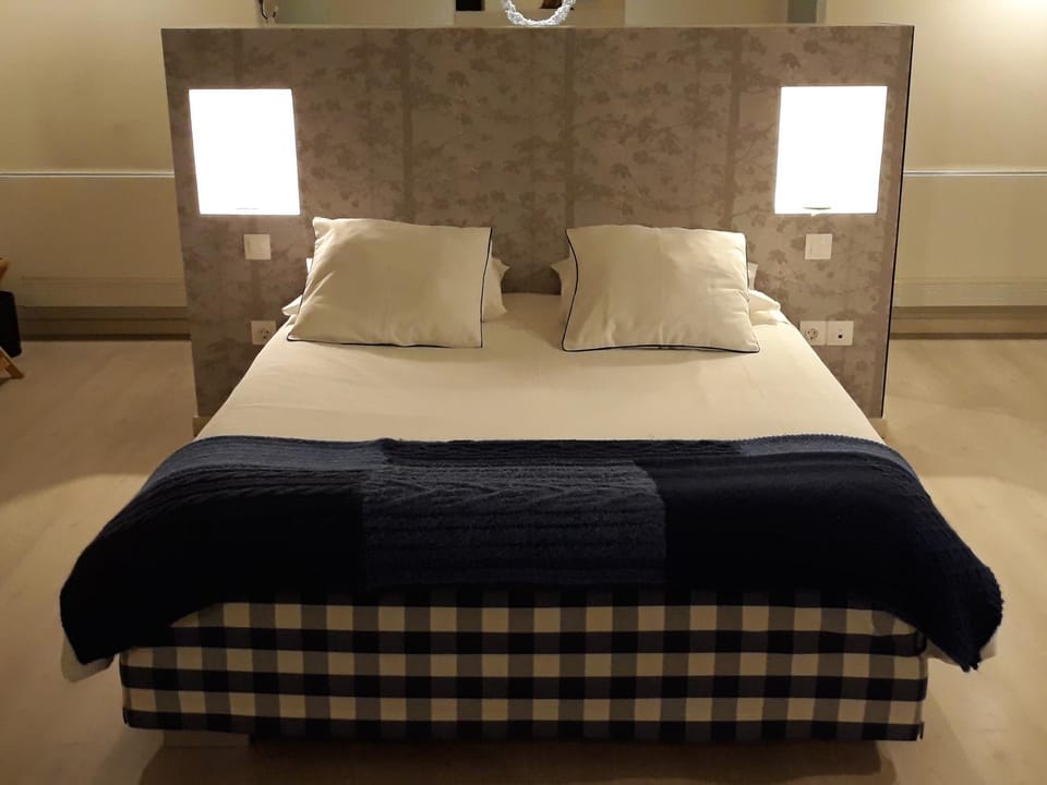 Bed, Decorative detail