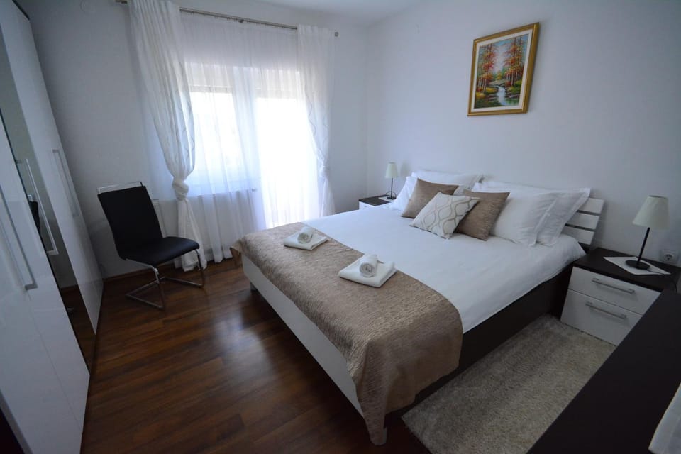 Toilet, TV and multimedia, Bedroom