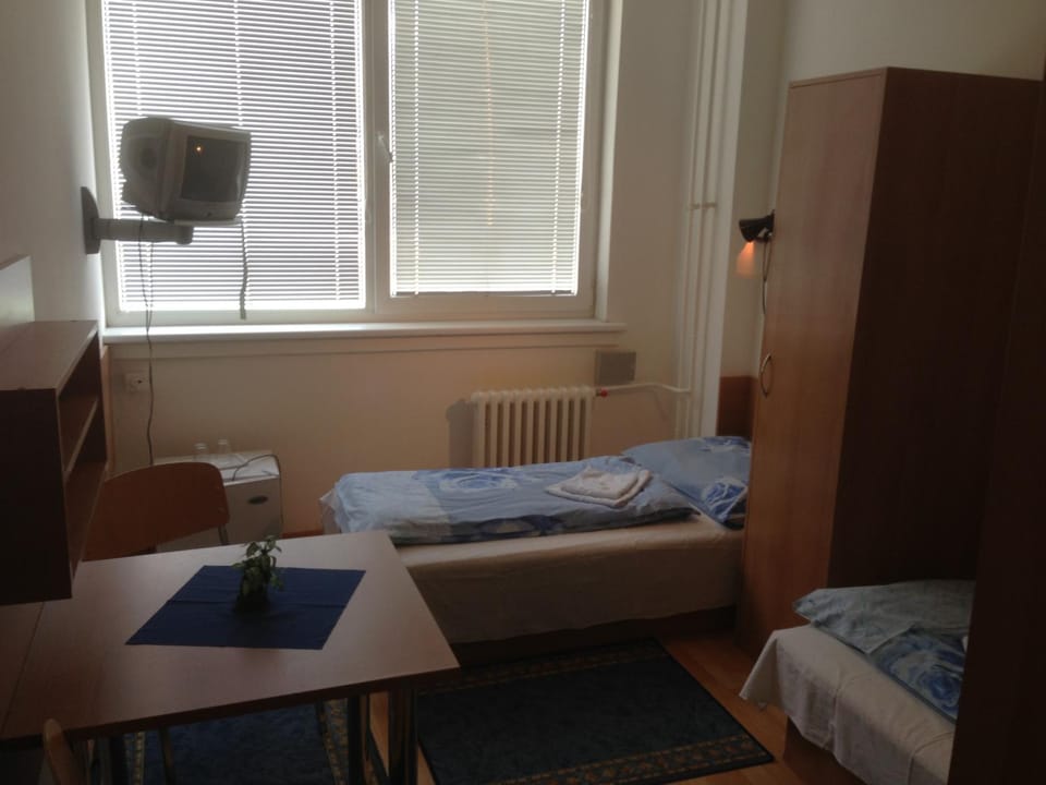 Bed, Day