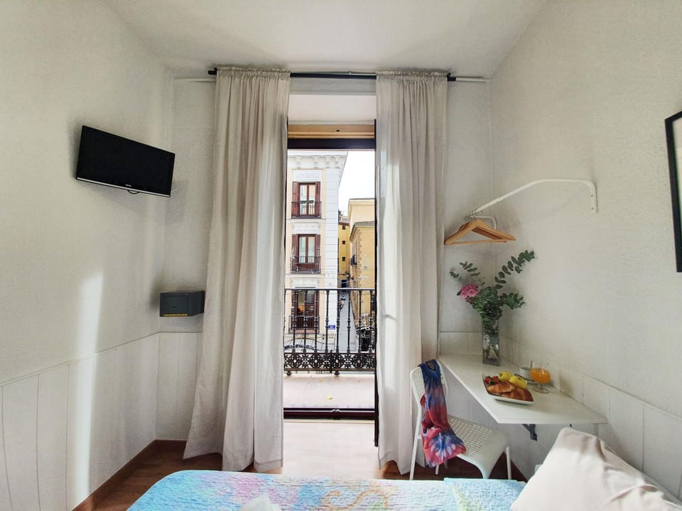 TV and multimedia, View (from property/room), Photo of the whole room