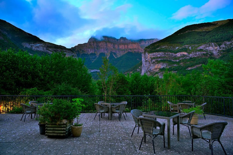 Garden, Mountain view