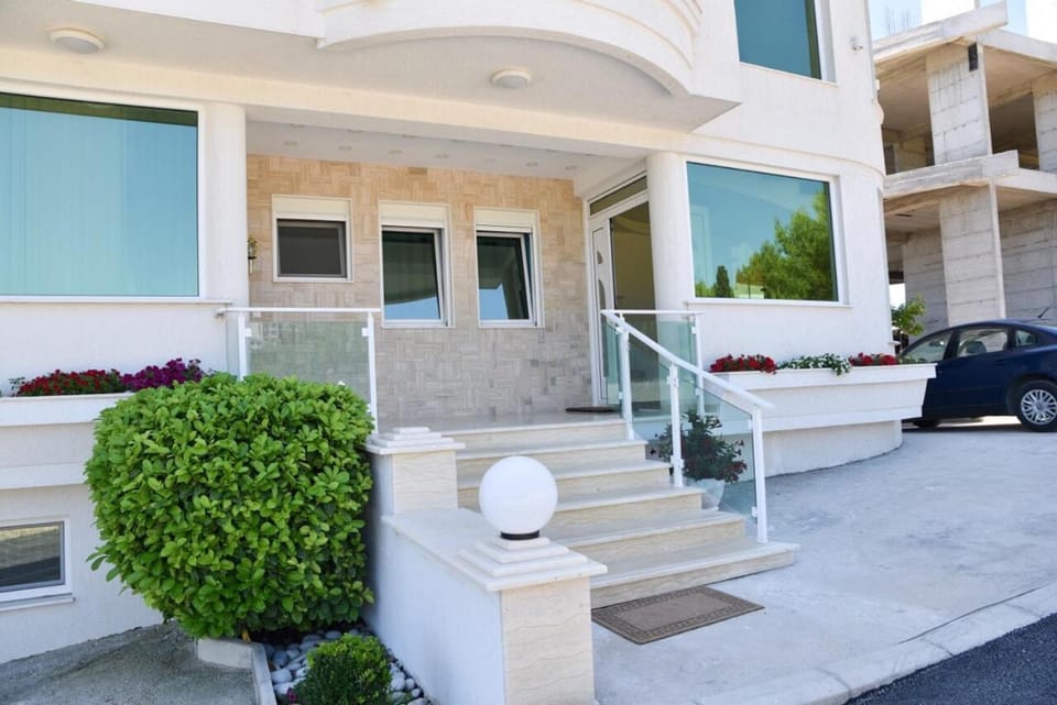 Property building, Day, Parking