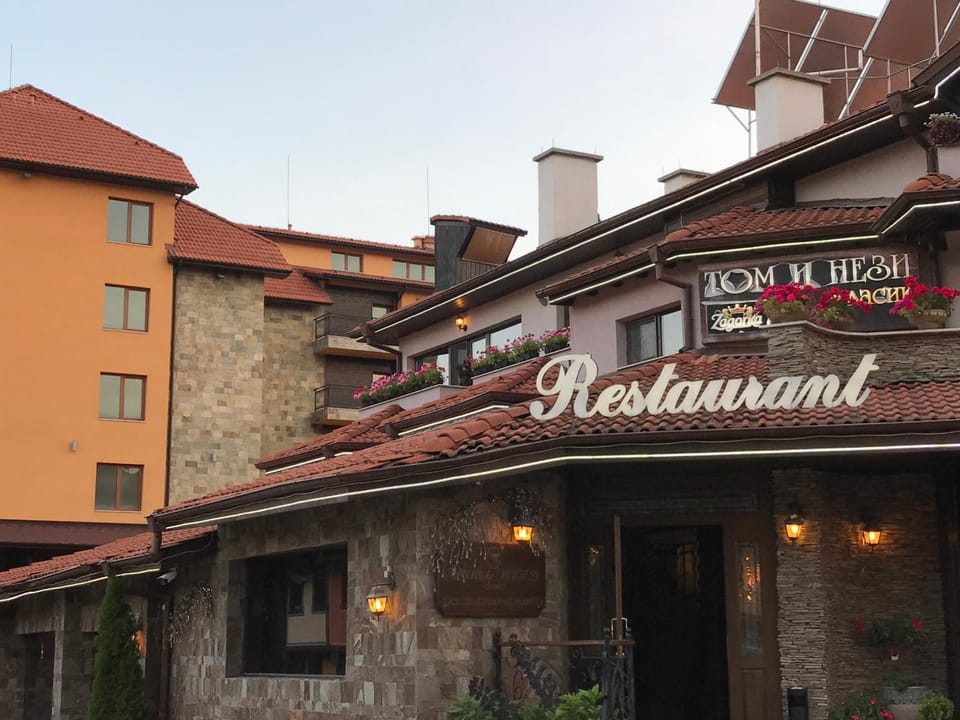 Restaurant/places to eat