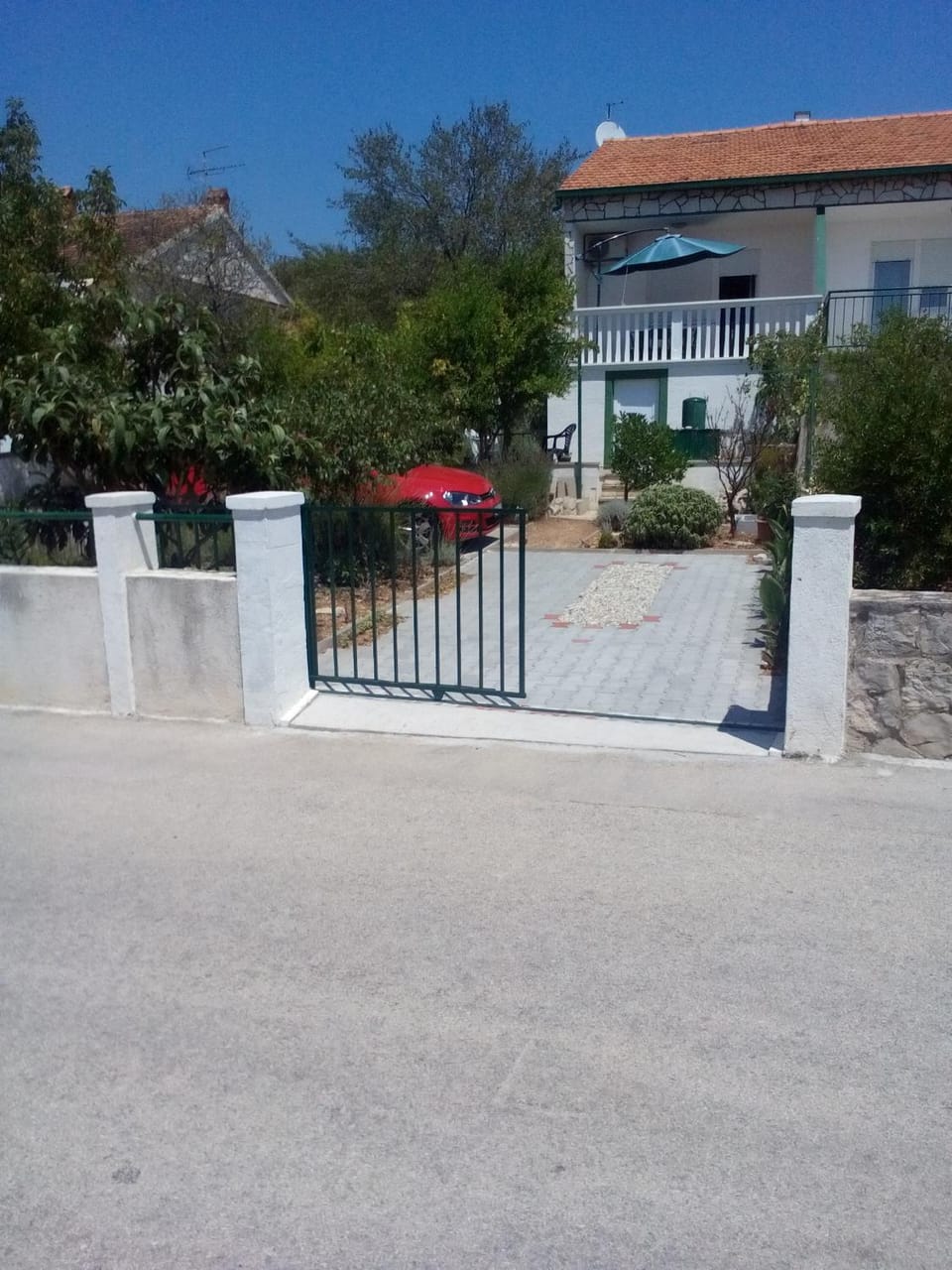 Facade/entrance