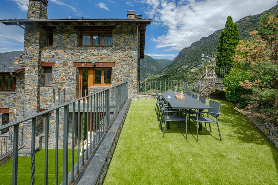 Garden, View (from property/room), Balcony/Terrace, Mountain view
