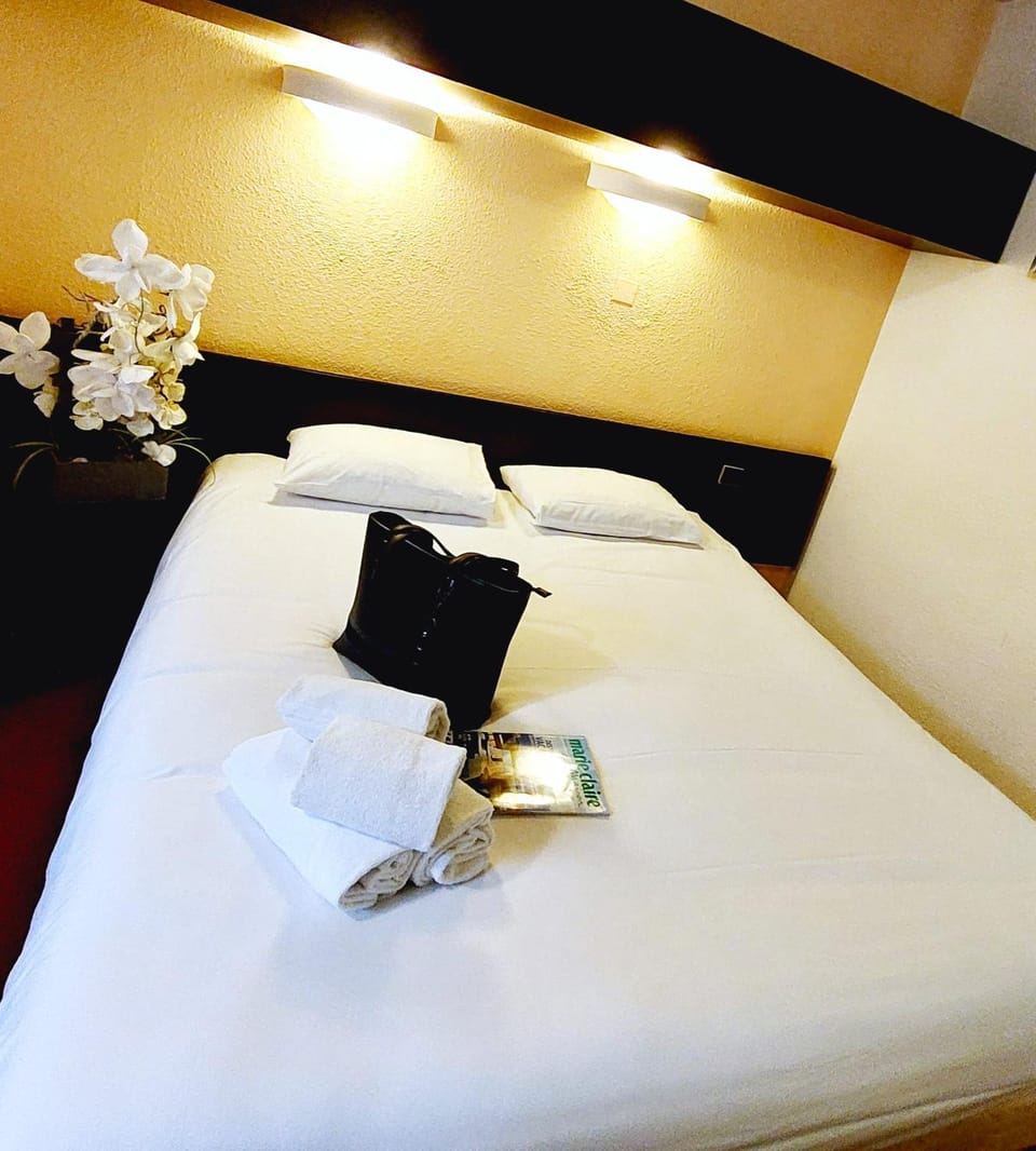 Shower, Bathroom, Bedroom, Breakfast, Buffet breakfast