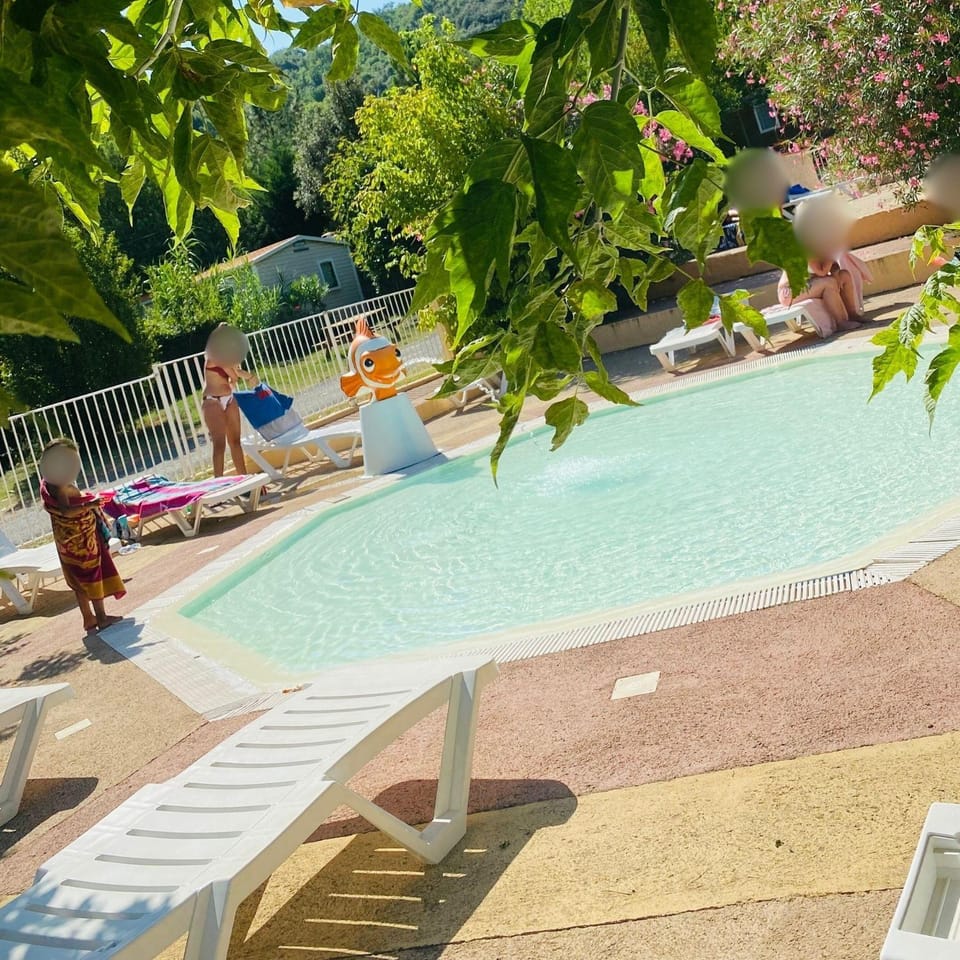 Day, Natural landscape, Pool view, Swimming pool, sunbed